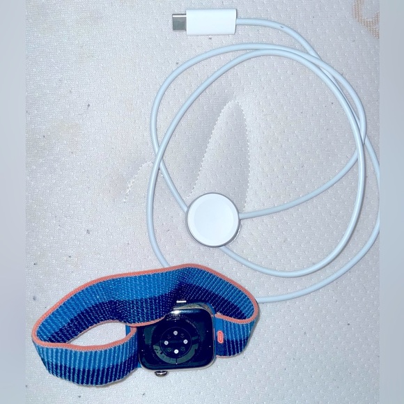 Apple Watch Series 7 - Picture 3 of 4